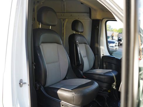 Used 2024 RAM ProMaster 2500 w/ Convenience Group FWD image 17