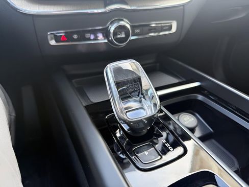 New 2026 Volvo XC60 B5 Plus w/ Protection Package Premier AWD/4WD image 18