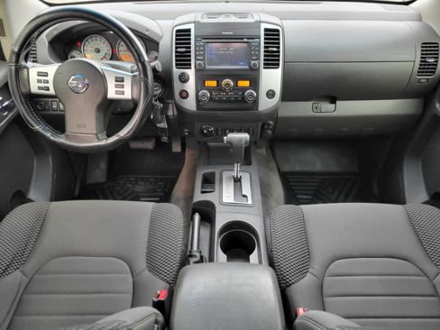 Used 2018 Nissan Frontier PRO-4X image 13