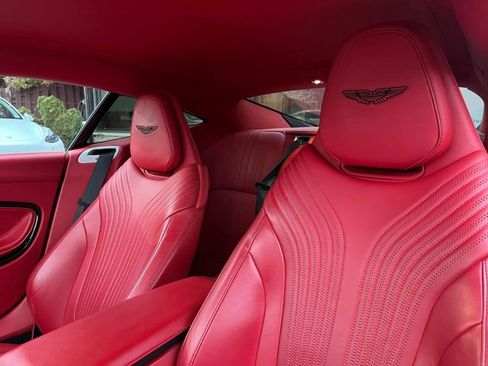 Used 2018 Aston Martin DB11 V12 image 9