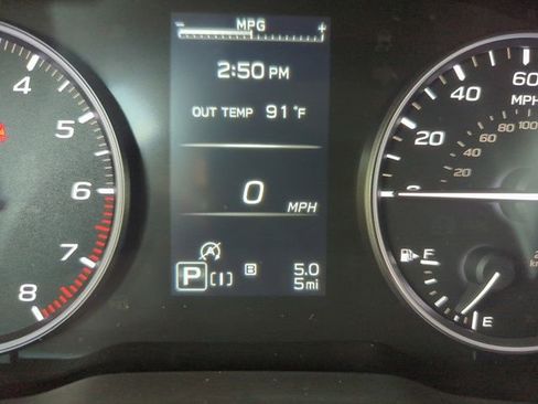 Used 2025 Subaru Crosstrek 2.0i Premium image 20