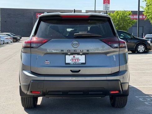 New 2026 Nissan Rogue SV FWD image 5