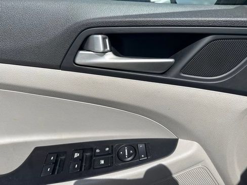 Used 2021 Hyundai Tucson SE FWD image 12