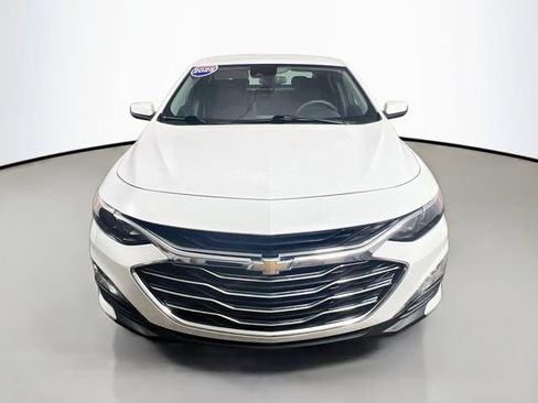 Used 2025 Chevrolet Malibu LT FWD image 2