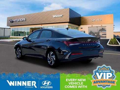 New 2025 Hyundai Elantra SEL image 5