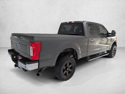 Used 2019 Ford F250 XLT w/ XLT Premium Package image 6