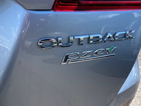 Used 2017 Subaru Outback 2.5i Premium AWD/4WD image 25