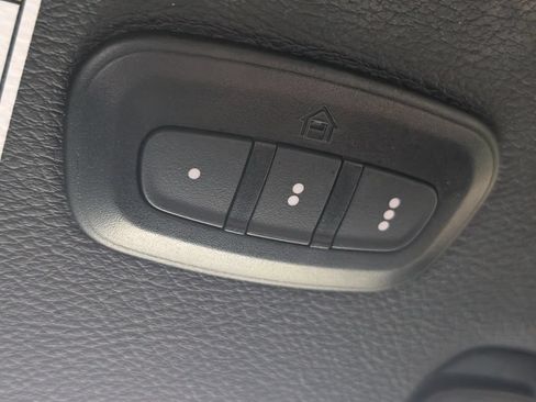 Used 2020 Jeep Wrangler Unlimited Sahara AWD/4WD image 27