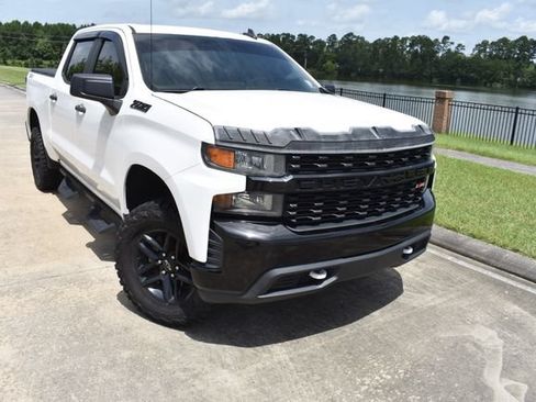 Used 2019 Chevrolet Silverado 1500 Custom Trail Boss w/ Custom Convenience Package AWD/4WD image 2