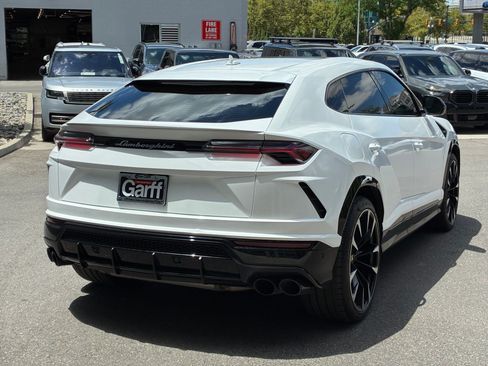 Used 2022 Lamborghini Urus AWD/4WD image 3