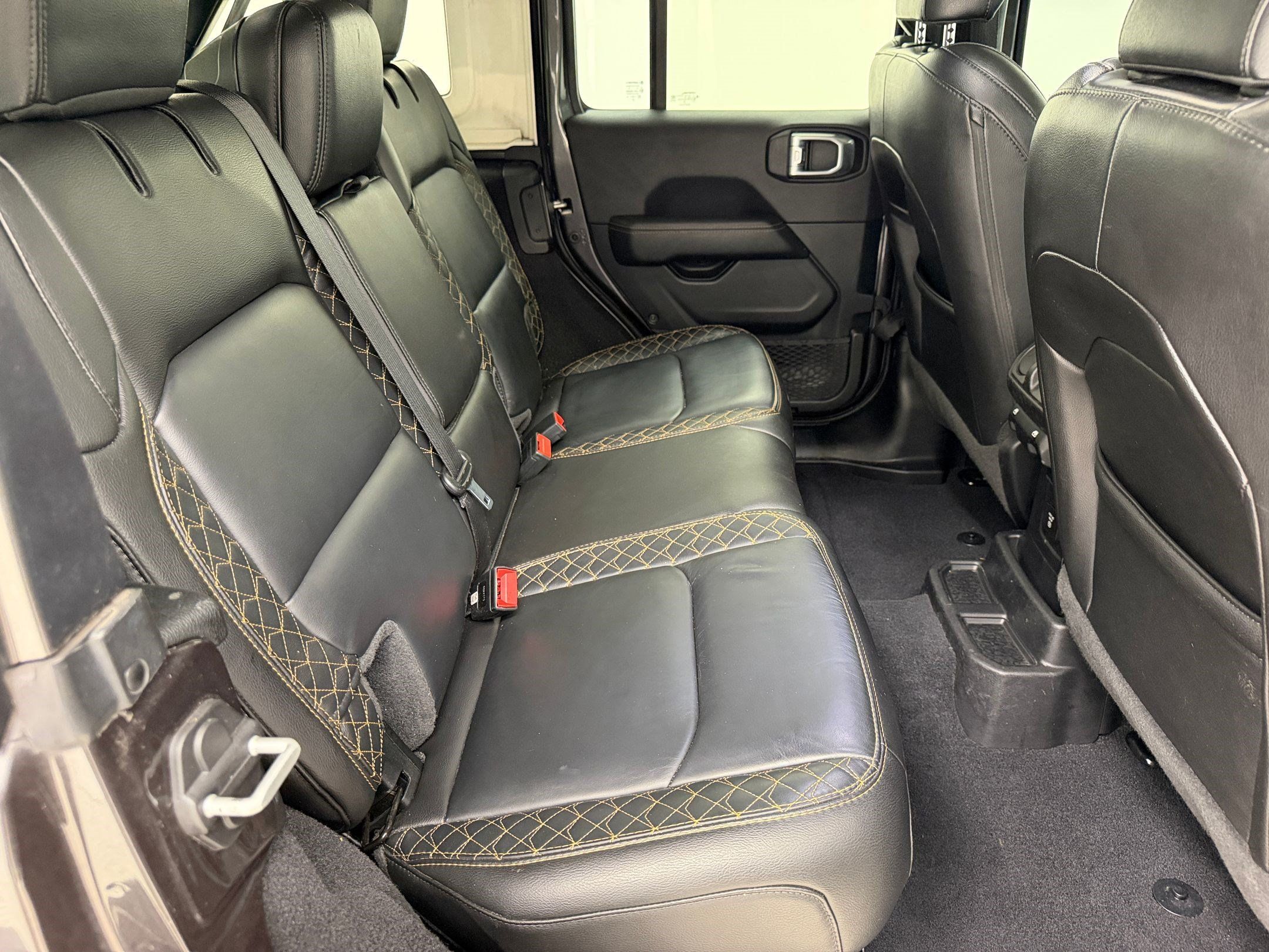 Used 2021 Jeep Wrangler Unlimited Sahara AWD/4WD image 27
