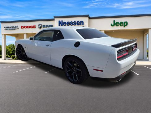 Used 2019 Dodge Challenger R/T w/ Driver Convenience Group RWD image 5