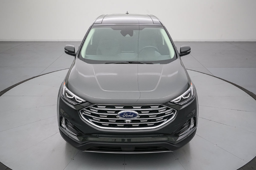 Certified 2024 Ford Edge Titanium w/ Equipment Group 301A AWD/4WD image 9