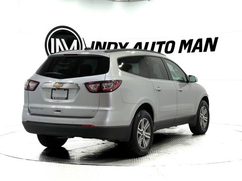 Used 2017 Chevrolet Traverse LT image 4