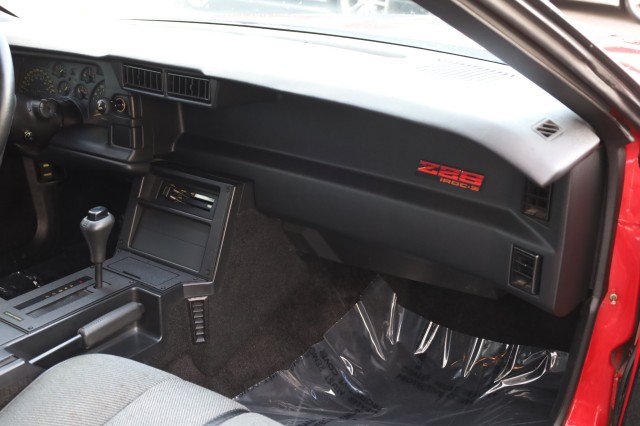 Used 1990 Chevrolet Camaro IROC-Z RWD image 39