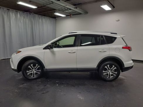 Used 2016 Toyota RAV4 LE image 5