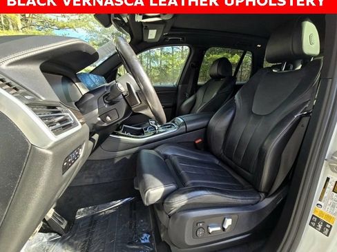 Used 2021 BMW X5 xDrive40i w/ M Sport Package image 11