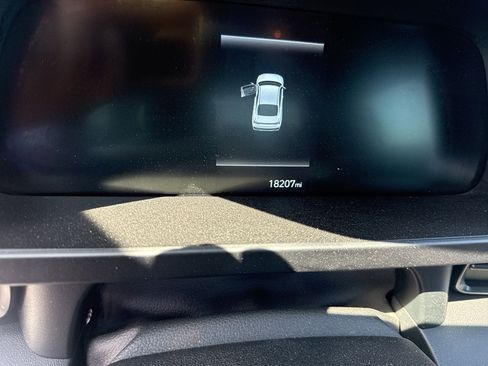 Used 2025 Hyundai Elantra Sport image 3