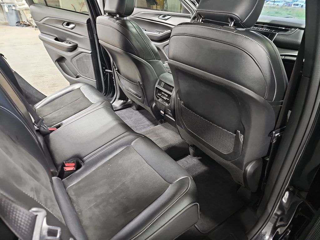 Used 2024 Jeep Grand Cherokee Altitude AWD/4WD image 11