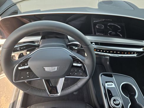 New 2025 Cadillac Lyriq Luxury image 10