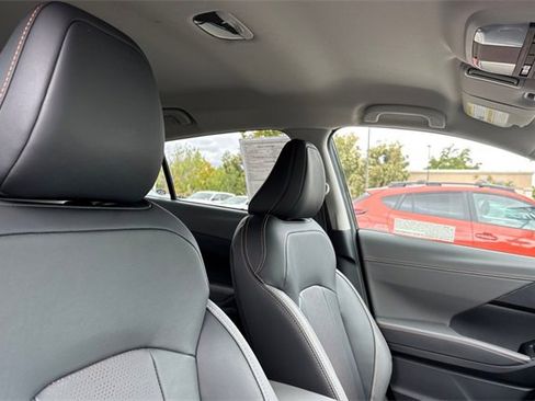 Used 2025 Subaru Crosstrek 2.5i Limited w/ Popular Package #4A image 19