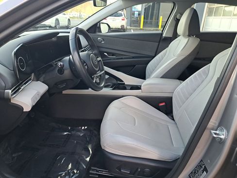 Used 2022 Hyundai Elantra Limited w/ Cargo Package image 12