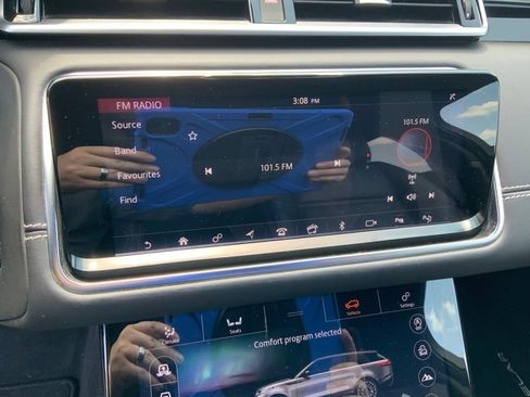 Used 2018 Land Rover Range Rover Velar R-Dynamic HSE AWD/4WD image 17