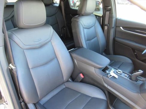 Certified 2025 Cadillac XT5 Premium Luxury image 10
