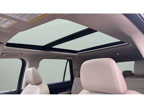 Used 2022 Ford Expedition Max Limited image 11