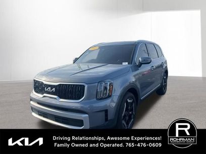 Used 2025 Kia Telluride EX w/ EX Captain's Chair Package