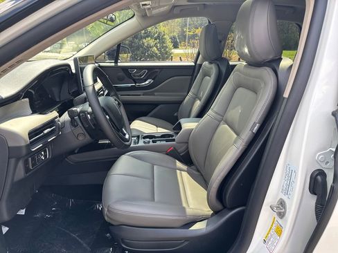 New 2026 Lincoln Corsair Premiere image 24