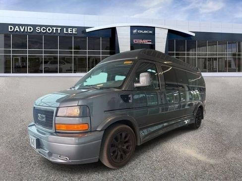 Used 2025 GMC Savana 2500 Extended w/ Driver Convenience Package RWD image 3
