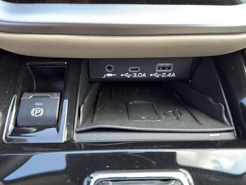 Used 2025 Subaru Legacy Limited image 32