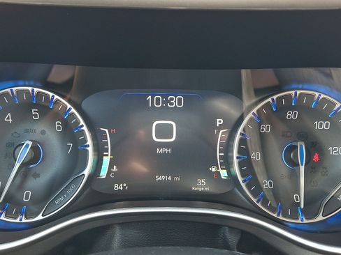 Used 2024 Chrysler Pacifica Touring-L FWD image 17