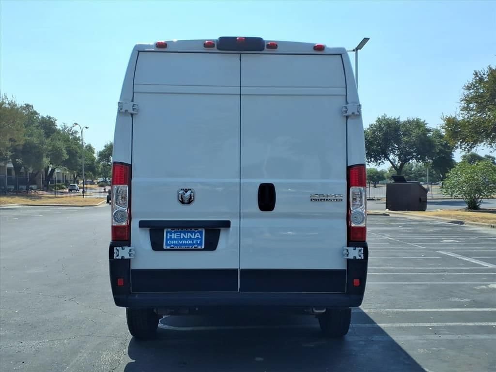 Used 2024 RAM ProMaster 2500 w/ Convenience Group FWD image 7