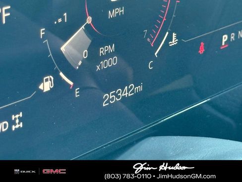 Used 2025 GMC Yukon Denali AWD/4WD image 2