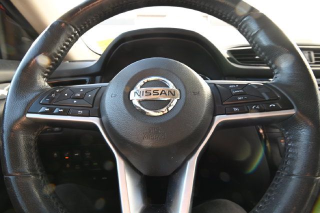 Used 2017 Nissan Rogue SV AWD/4WD image 15