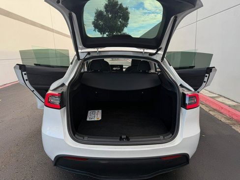 Used 2023 Tesla Model Y Long Range image 16