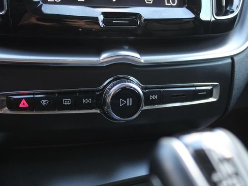 Used 2020 Volvo XC60 T5 Momentum AWD/4WD image 30