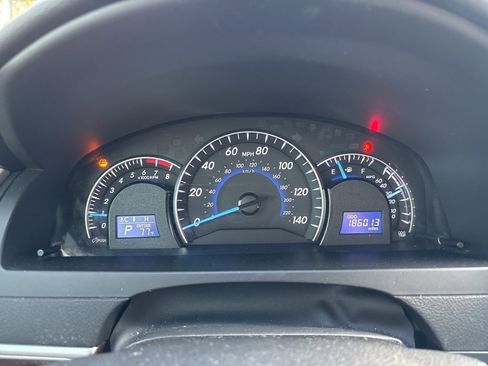 Used 2012 Toyota Camry XLE w/ Leather Pkg image 14