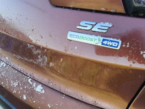 Used 2018 Ford Escape SE image 5