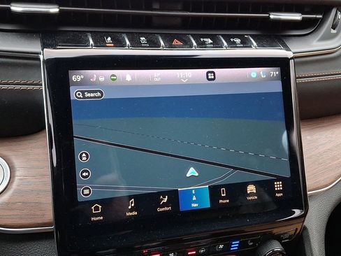 Used 2021 Jeep Grand Cherokee L Summit w/ Advanced Protech Group IV image 3