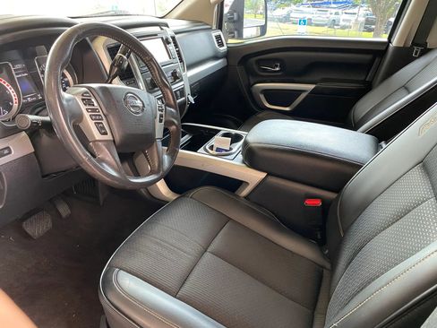 Used 2017 Nissan Titan PRO-4X AWD/4WD image 14