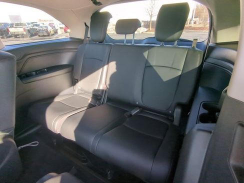 Used 2025 Honda Odyssey EX-L image 17