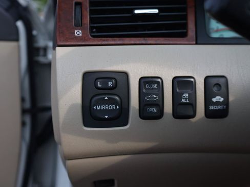 Used 2006 Toyota Solara SLE FWD image 23
