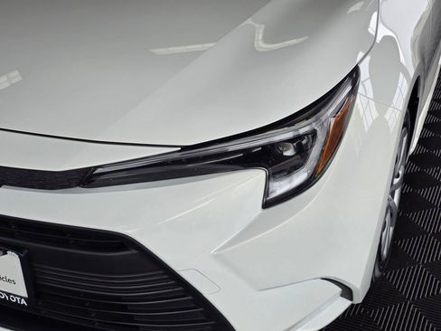 Used 2026 Toyota Corolla LE FWD image 9