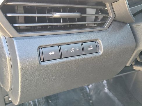 Used 2025 Nissan Altima 2.5 SV image 25