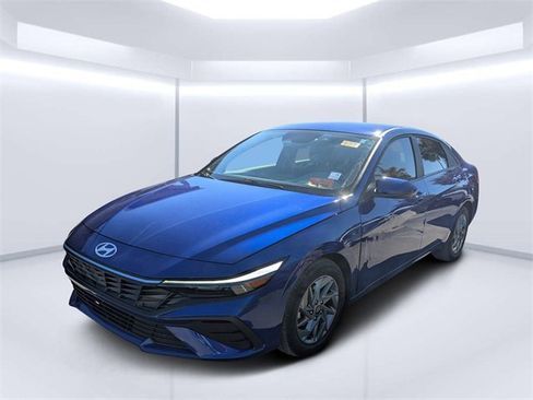 Used 2024 Hyundai Elantra SEL image 7