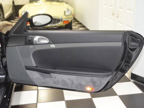 Used 2005 Porsche Boxster S image 25