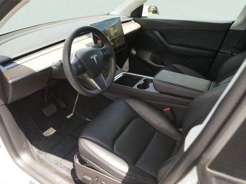 Used 2021 Tesla Model Y Long Range AWD/4WD image 8